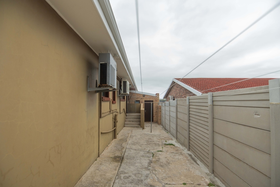 3 Bedroom Property for Sale in Rowallan Park Eastern Cape